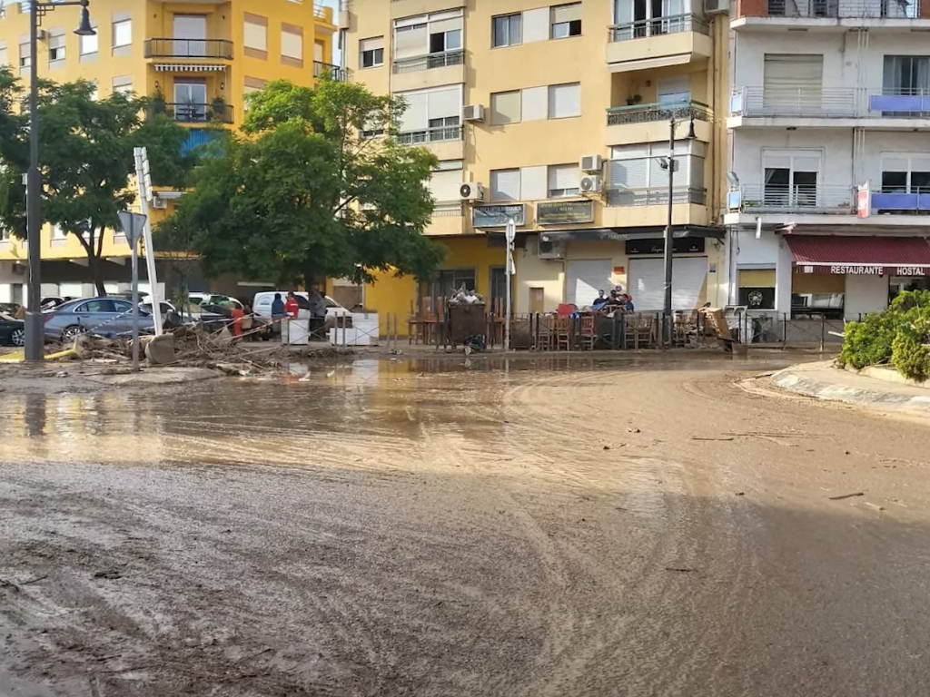 Romanii ajuta comunitatatile din Spania afectate de inandatii 2024